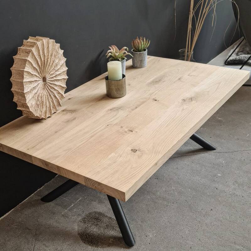 4260747163727 - Tischplatte Chalet G | 70 x 70 cm | 40 mm voll massiv | Gerade Kante | Oberfläche geschliffen | Durchgehende Lamellen | Castle Collection